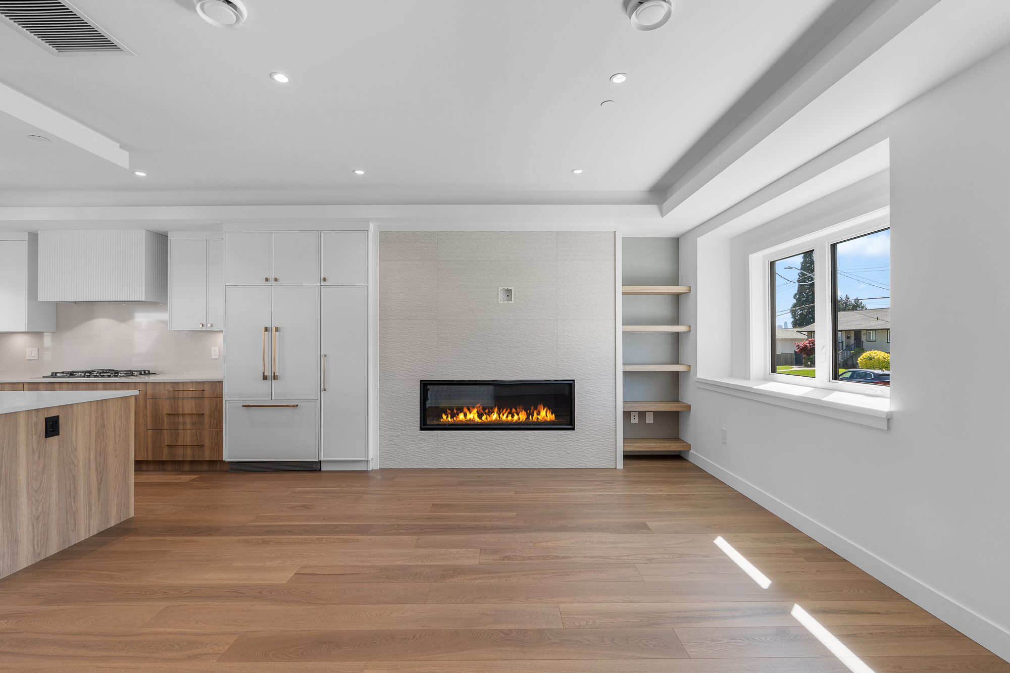 #1 - 1860 Moore Avenue
